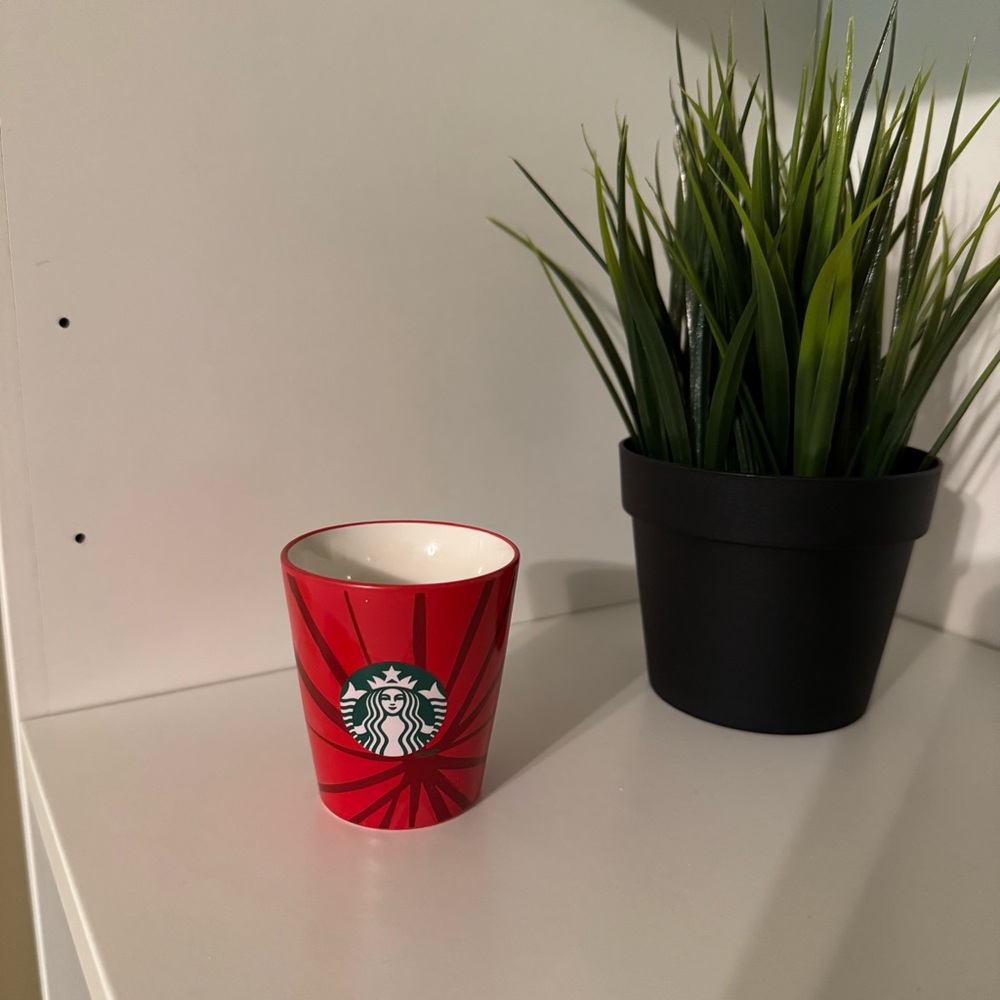Starbucks 2014 Christmas Blend Red Tasting Espresso Cup Green Siren Logo 3 fl oz